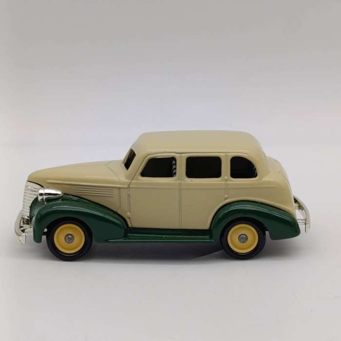 Lledo 1939 Chevrolet die-cast model car in box