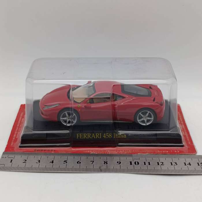 2009 Ferrari 458 Italia die-cast model car - scale 1/43