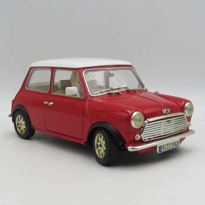 Bburago Mini Cooper die-cast model car - Scale 1/16