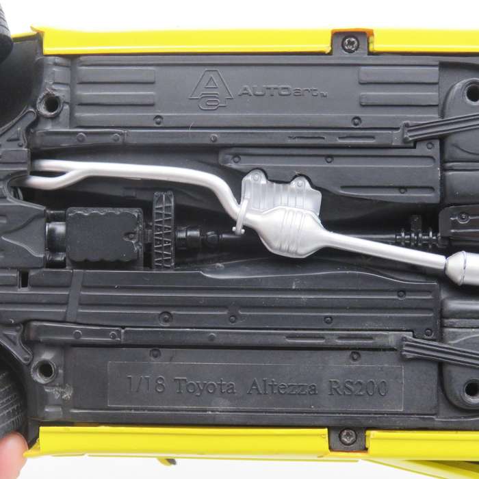 AutoArt Toyota Altezza RS200 die-cast model car - front and rear bumper damaged - Scale 1/18