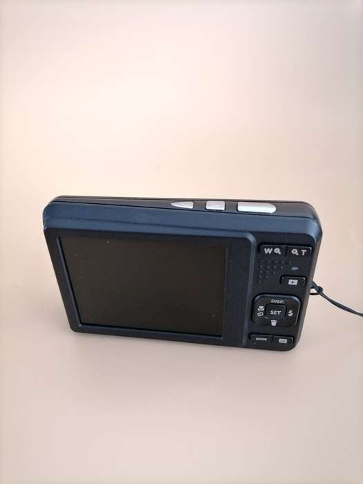 Kodak PixPro FZ53 Digital Camera ( 16MP, 5x Optical Zoom & HD Videos) Black