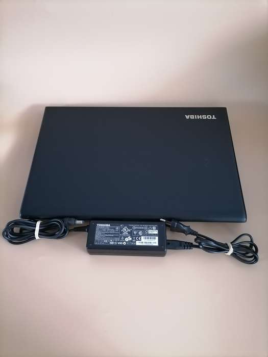 Toshiba Tecra A50 A0446 (Intel i7 4th, 256GB SSD, 8GB RAM) 15.6 Inch Laptop
