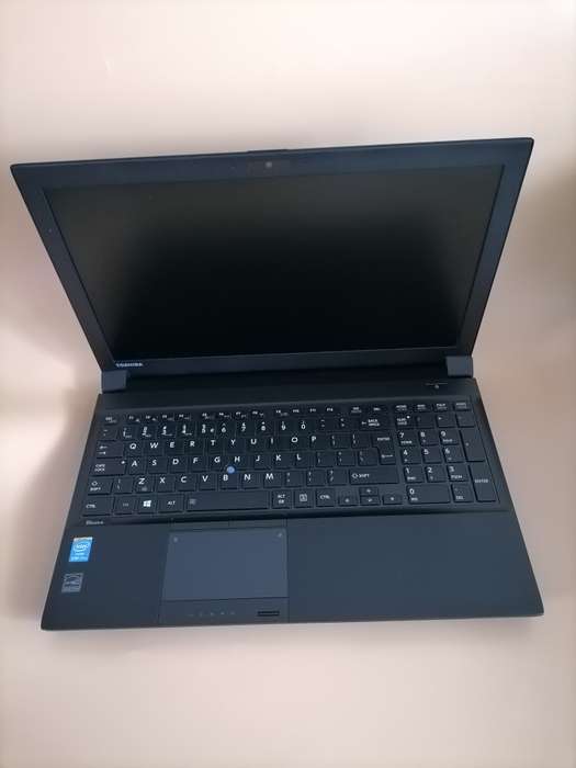 Toshiba Tecra A50 A0446 (Intel i7 4th, 256GB SSD, 8GB RAM) 15.6 Inch Laptop
