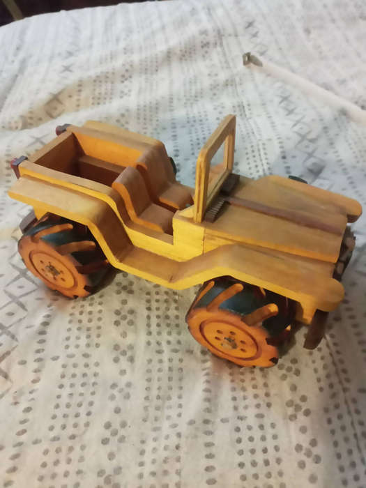 Wooden toy jeep 23x13x12