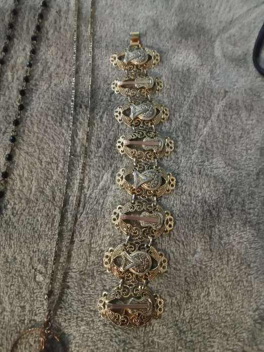 Genuine vintage jewellery