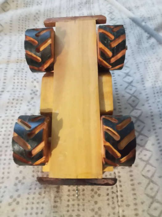 Wooden toy jeep 23x13x12
