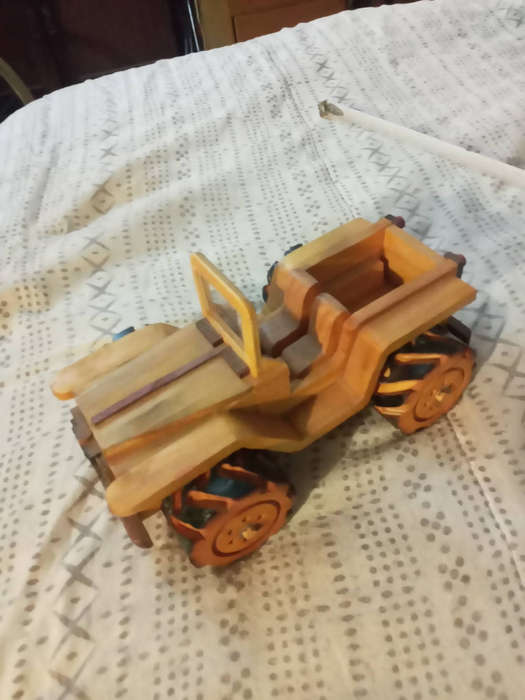 Wooden toy jeep 23x13x12
