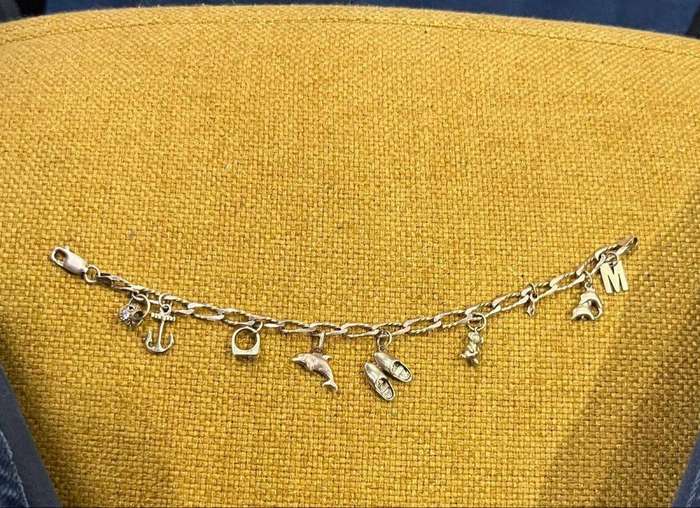 9ct gold charm bracelet