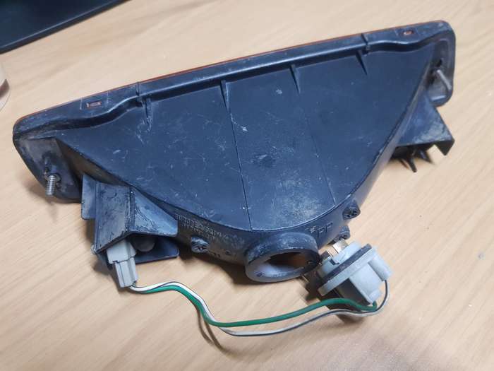 Genuine LandCruiser 80 82 Series HZJ HDJ Front RH Lamp Turn Signal Indicator Lens