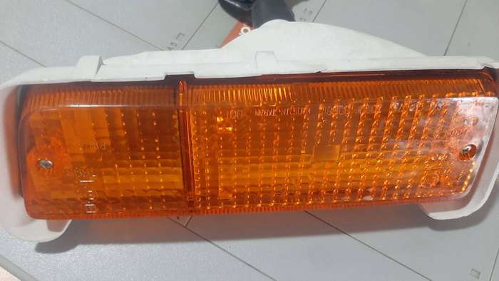 ISUZU KBD CHEVY LUV 19721980  TURN SIGNAL LAMP FRONT BIG BUMPER