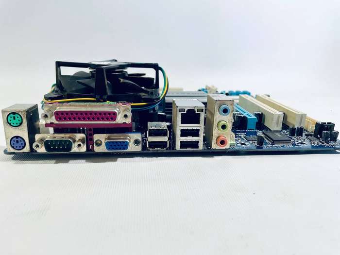 Gigabyte GA-G41M-ES2L Motherboard Bundle