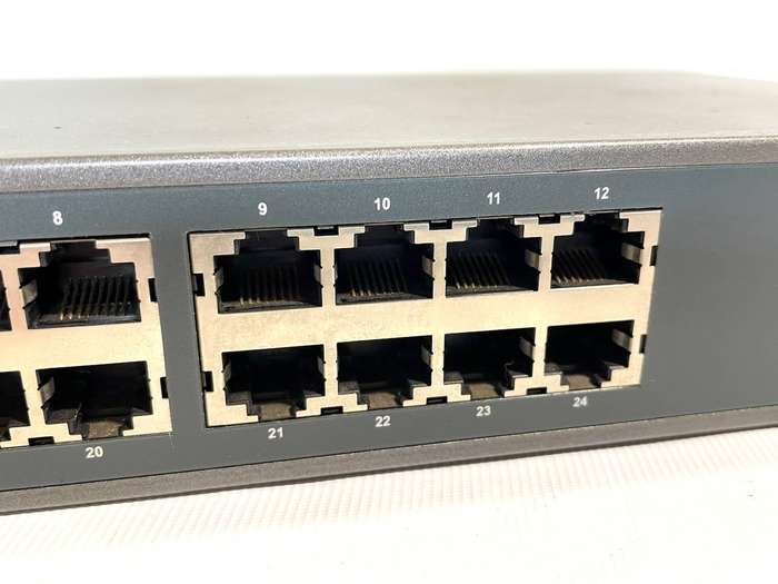 Mecer 24-Port Ethernet Switch (Model ES3124CD)  Used, Tested, 23/24 Ports works correctly.