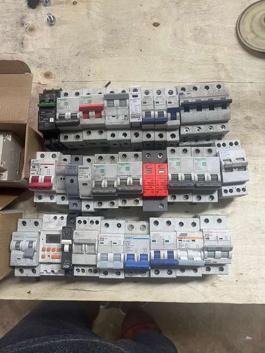 Electrical Swithes( breakers) ×40