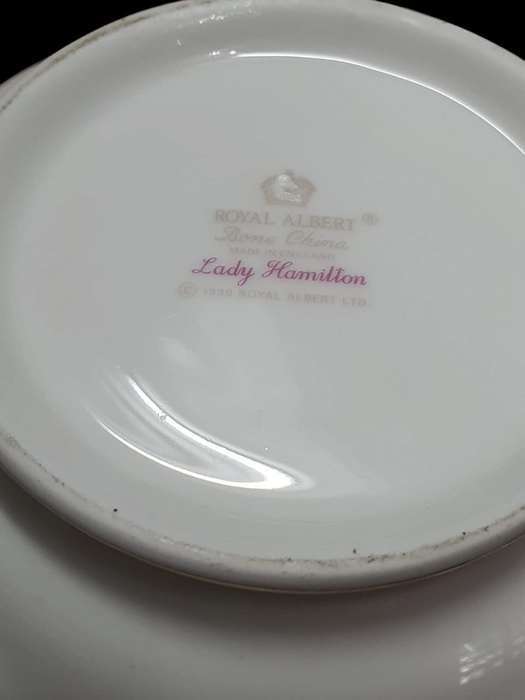 Royal Albert Lady Hamilton 23-piece tea set