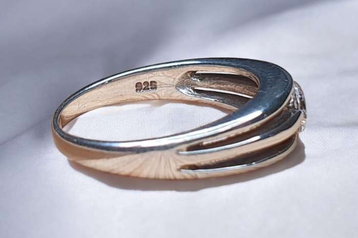 Sterling Silver 925 ring, clear stone Size O/P