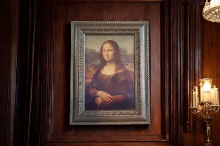 Exquisite Framed Mona Lisa on canvas, a timeless masterpiece 41x32cm