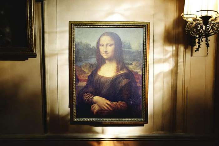 Exquisite Framed Mona Lisa on canvas, a timeless masterpiece 66x50cm