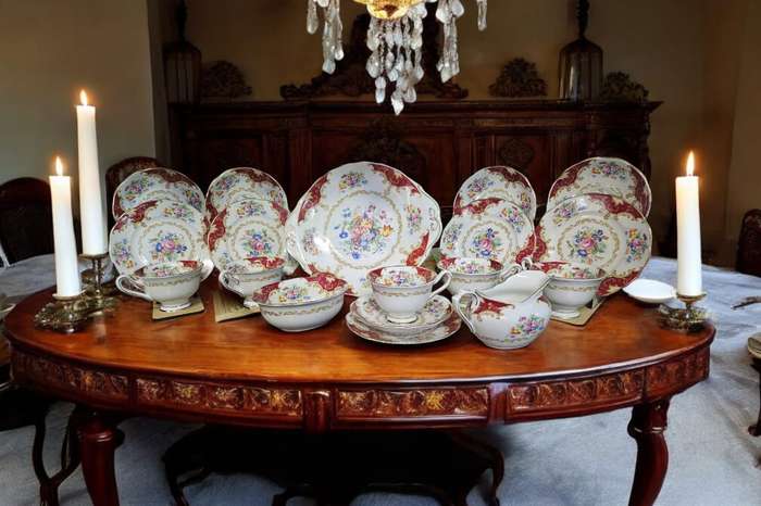 Canterbury Royal Albert 18 Piece Bone China set, crafted in England between 1935-1940, REG No 832 88