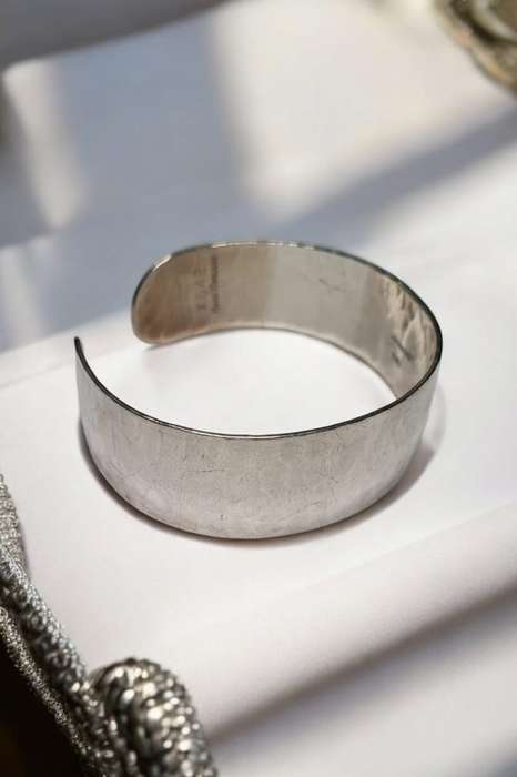 Antique Read & Borton +/- 1930 Sterling Silver hand Wrought Bangle
