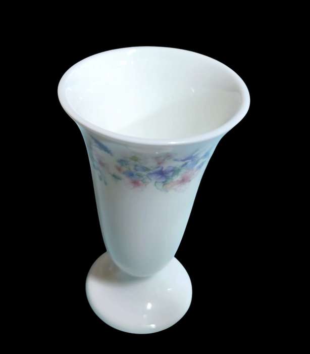 Vintage Wedgwood Angela Posy Vase