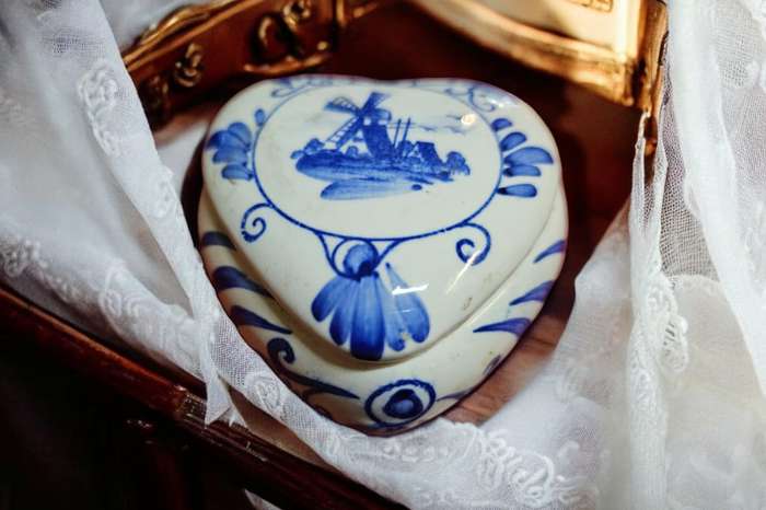 Delft Heart Shaped Trinket/Ring Box
