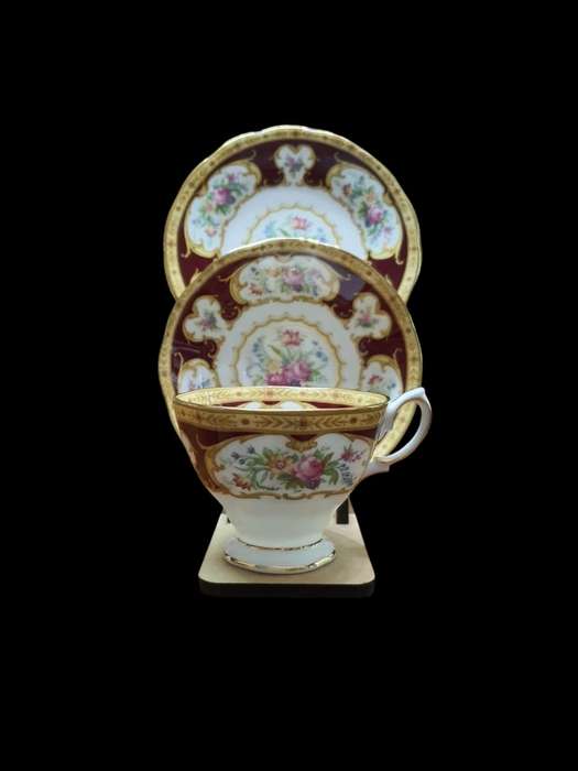 Royal Albert Lady Hamilton 23-piece tea set