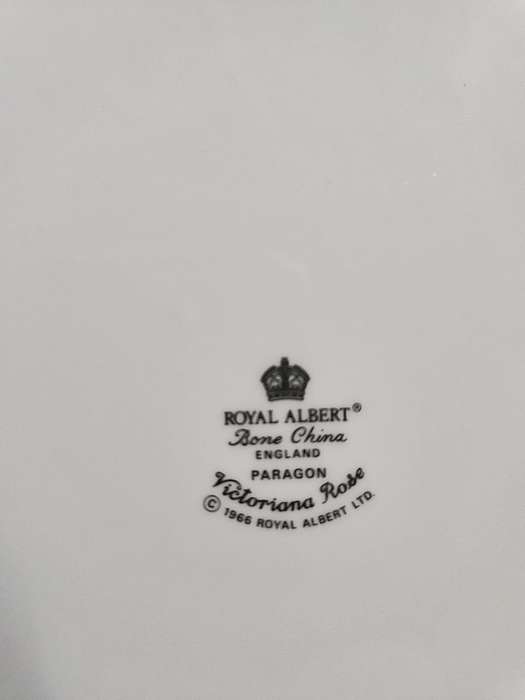 Royal Albert Victoriana Rose Dinner Plate