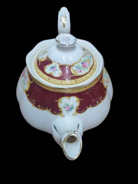 Royal Albert Lady Hamilton 23-piece tea set