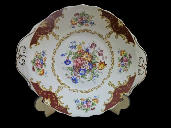 Canterbury Royal Albert 18 Piece Bone China set, crafted in England between 1935-1940, REG No 832 88