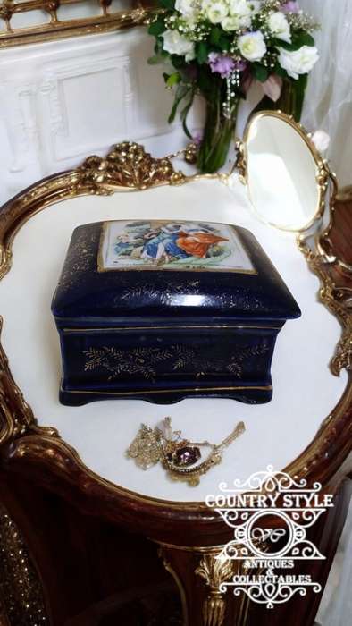 Winco Porcelain Limoges Style Ring Box/Trinket Box,