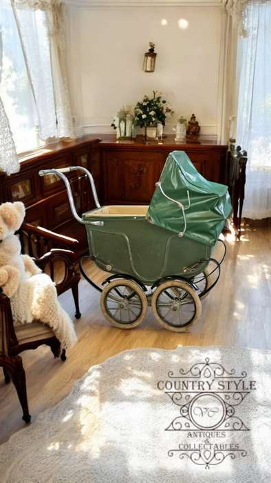 Triang 1930's dolls pram