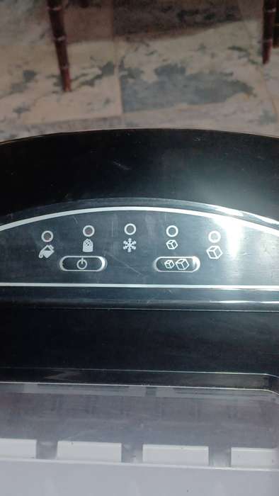 RUSSELL HOBBS ICE MAKER 12 KGS