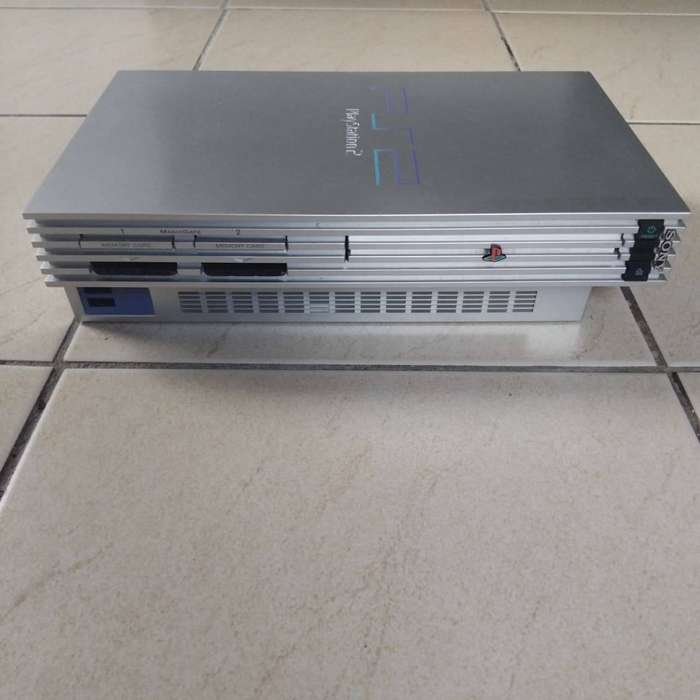 PS2 Console Bundle