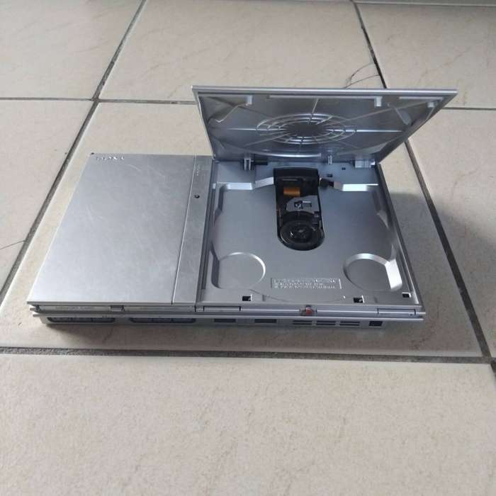 PS2 Console Bundle