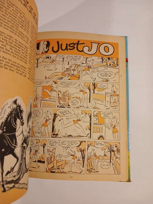 Girls' Crystal Annual 1969, Fleetway Publications