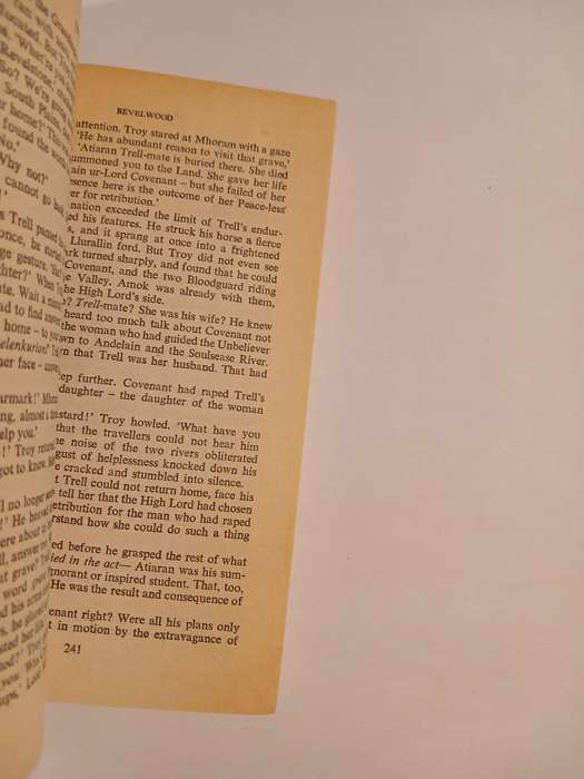 The Illearth War, Volume 2, The Chronicles of Thomas Covenant the Unbeliever by Stephen Donaldson
