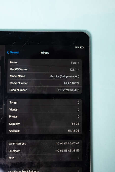 Apple Ipad Air 3rd Gen 64GB (Please Read)