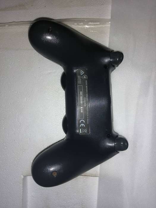 PlayStation 4 Doubleshock Wireless Controller