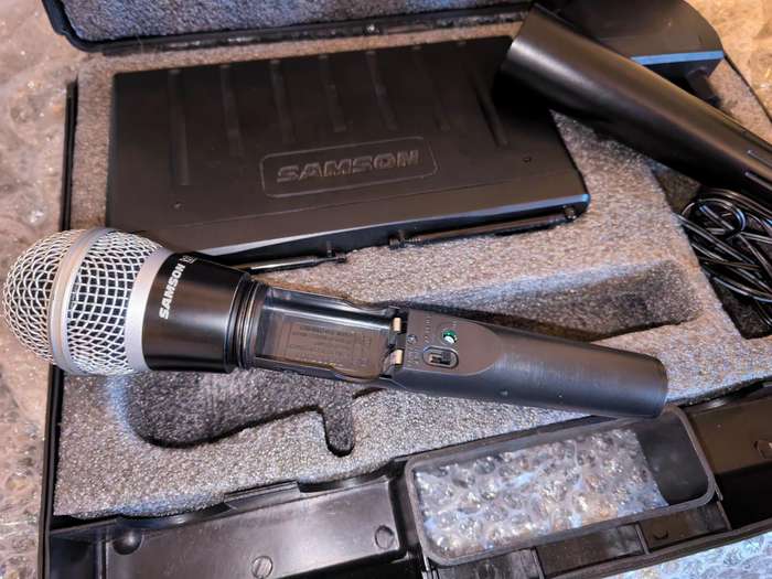 Samson Stage 55 - Wireless Handheld Microphone System