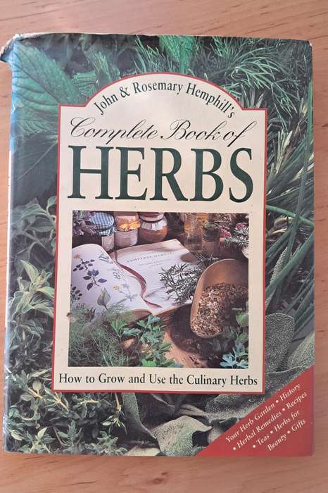 John & Rosemary Hemphill's Complete Book of Herbs