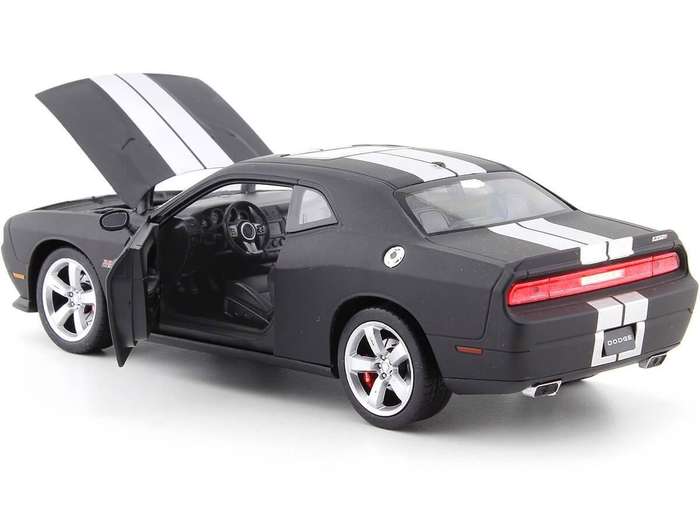 Dodge Challenger SRT Matt Black 2012 1/24 Scale WELLY 24049BLACK