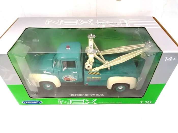 Ford F100 Pick Up Tow Truck Green 1956 1/18 Scale WELLY 19834GN