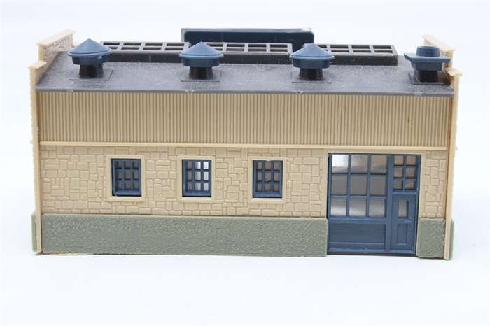 Truck Depot Built Up - N Gauge Model Power MOD1-2583
