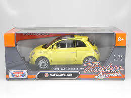 Fiat Nuova 500 Yellow  - 1/24  (Motormax MOT73373)