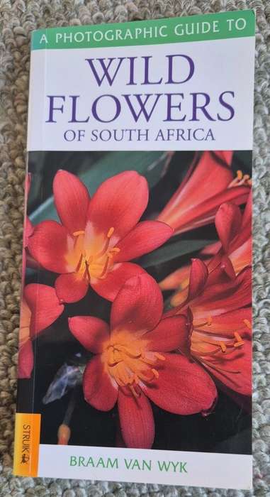 Photographic Guide to Wild Flowers of South Africa (9781868723904)(TAS018347) PRICE NEGOTIABLE
