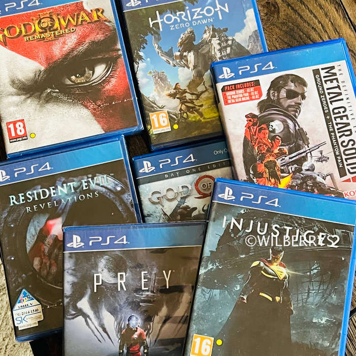 Sony Playstation 4 PS4 Console + 10 Game Bundle Dishonoured 2, God of War, MGSV, Horizon and more