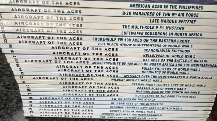 1 x COLLECTION OF 25 AIRCRAFT OF THE ACES: MEN & LEGENDS MAGAZINES