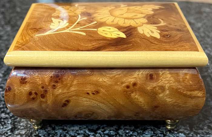BURR WOOD MUSICAL BOX IN WORKING CONDITION