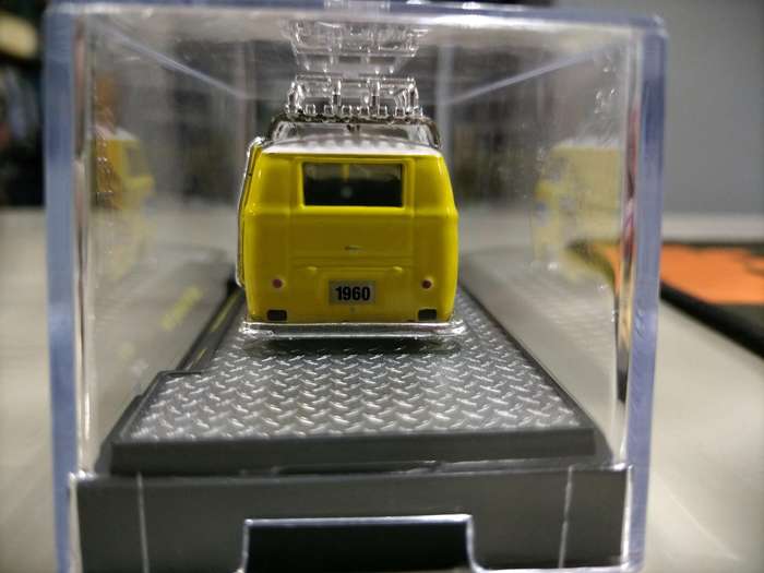 M2 Machines 1960 Volkswagen Delivery Van