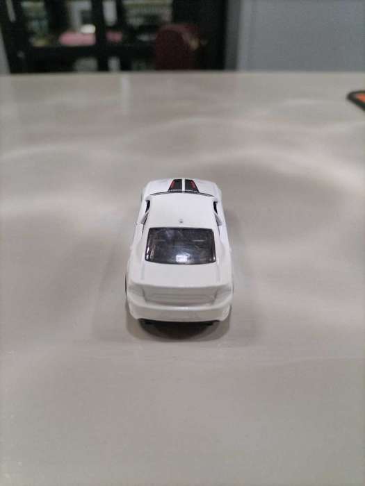 Hot Wheels '15 Dodge Challenger SRT Loose
